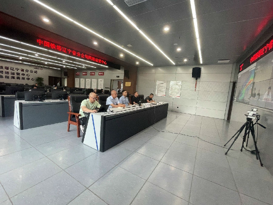 1.现场指挥.jpg